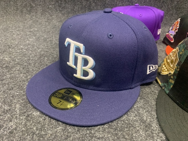 1414994-3 4 st Kepsar New Era, strl 7 1/2 (59,6 cm)