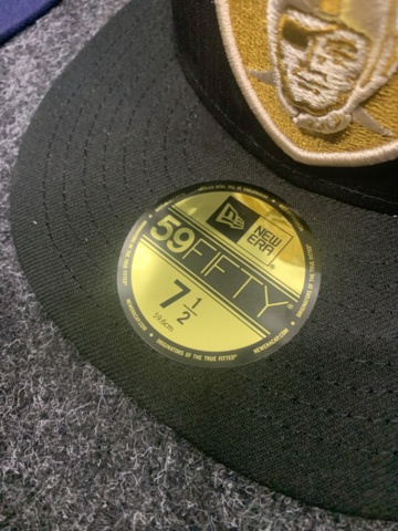 1414994-6 4 st Kepsar New Era, strl 7 1/2 (59,6 cm)