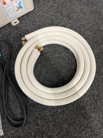 1415120-12 Luftvärmepump 12000 BTU för nordiskt klimat