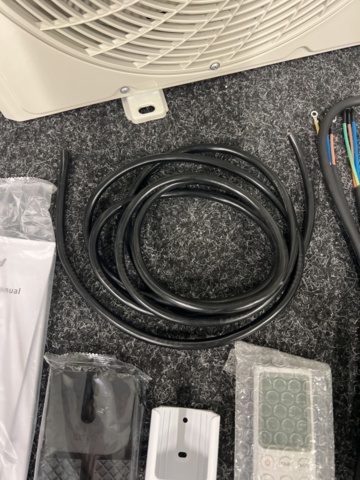 1415123-15 Luftvärmepump 12000 BTU för nordiskt klimat