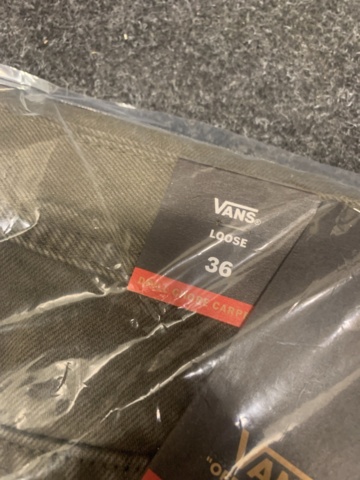 1414979-7 Byxa Vans, Strl 36