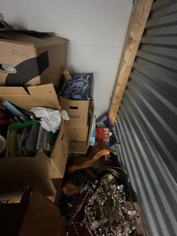 1384521-12 Förråd med verktyg, möbler och diverse - bl.a. Tissot-klocka, elverktyg och möbler