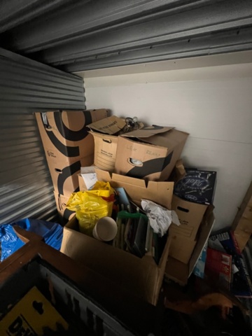 1384521-13 Förråd med verktyg, möbler och diverse - bl.a. Tissot-klocka, elverktyg och möbler