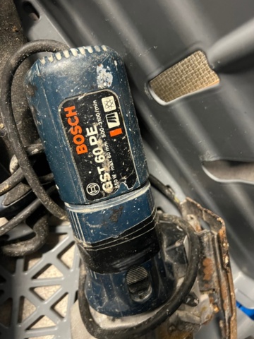 1384521-16 Förråd med verktyg, möbler och diverse - bl.a. Tissot-klocka, elverktyg och möbler