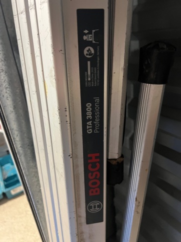 1384521-21 Förråd med verktyg, möbler och diverse - bl.a. Tissot-klocka, elverktyg och möbler