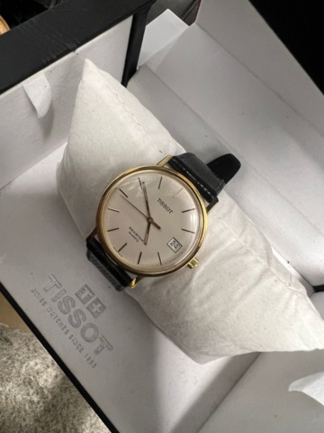 1384521-52 Förråd med verktyg, möbler och diverse - bl.a. Tissot-klocka, elverktyg och möbler