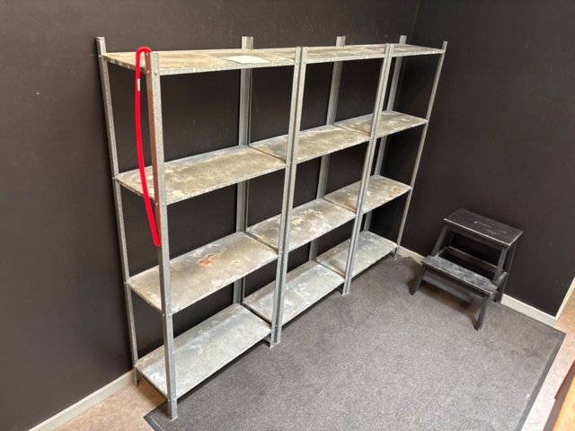 1367901-1 Skohyllor 3 st, stolar 3 st