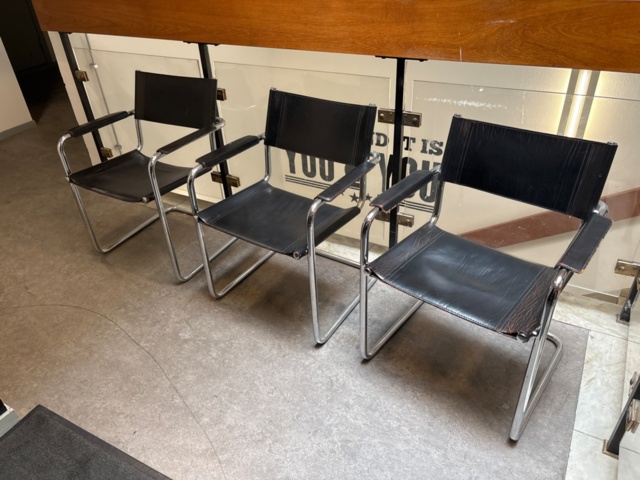 1367901-2 Skohyllor 3 st, stolar 3 st