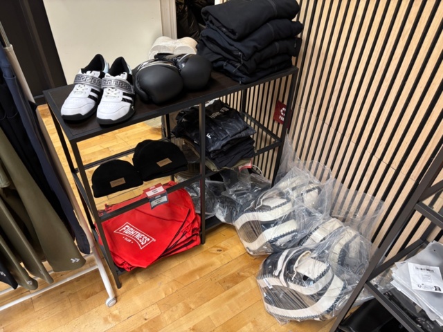 1367902-4 Träningskläder och träningsutrustning "Fightness"