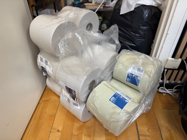 1367904-7 Köksutensilier och städförbrukning