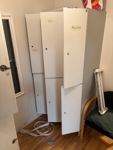 1367905-3 Omklädningsskåp 12 fack