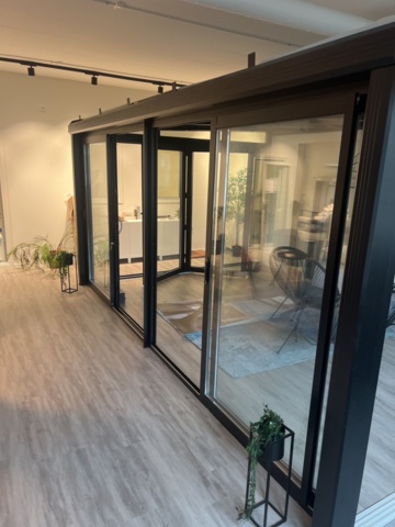 1384523-3 Inglasat rum demoex för demontering