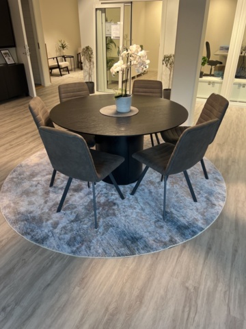 1384525-2 Matbord med 6 st stolar