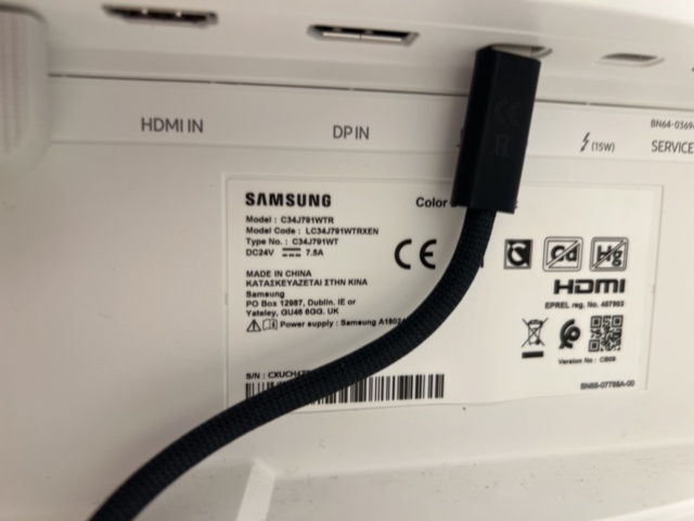 1384528-6 Skärmar 2 st - Samsung & HP