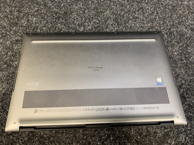 1415587-3 Laptop Dell Precision 5550 15,6"  (Saknar laddare)