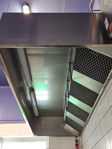 1388311-3 Stainless steel extractor hood with 4 filters