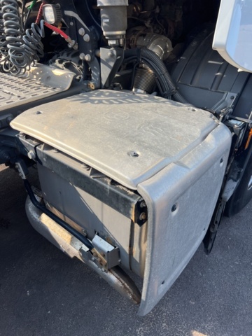 1351309-23 Dragbil XF 480 FTG DAF Automat, -2023