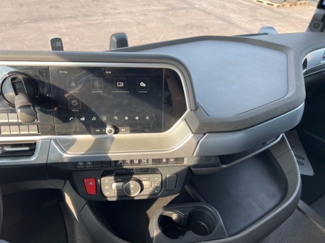 1351309-34 Dragbil XF 480 FTG DAF Automat, -2023