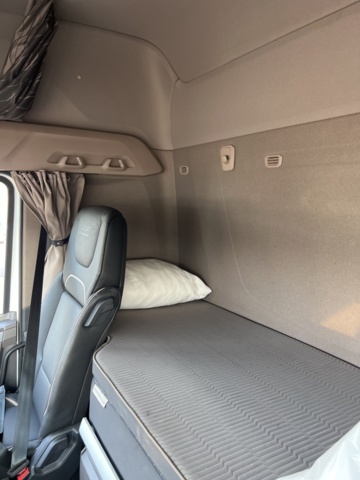 1351309-44 Dragbil XF 480 FTG DAF Automat, -2023