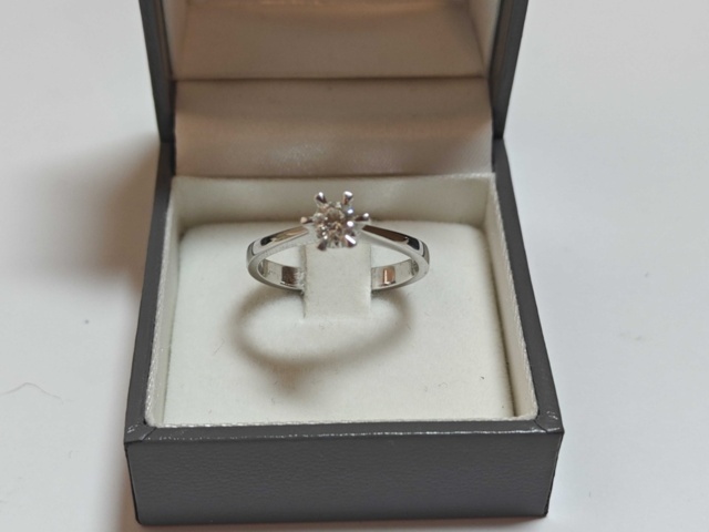 1400531-16 Ringar i vitguld 18K - 6 st