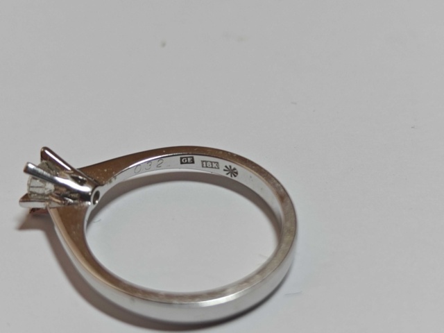 1400531-18 Ringar i vitguld 18K - 6 st