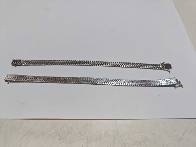 1400534-9 Armband vitguld 18K - 2 st