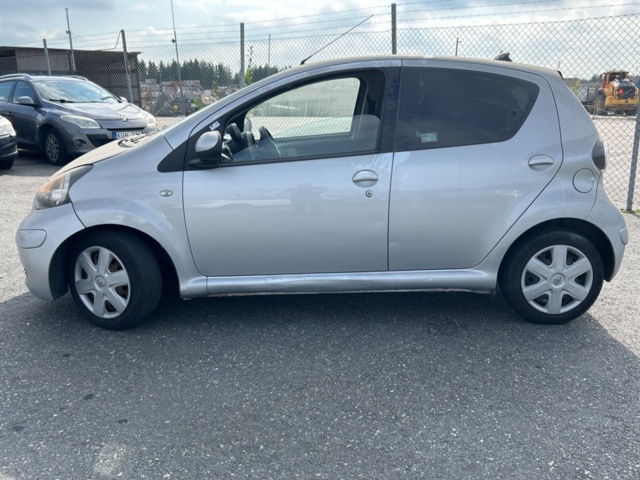 1383237-2 Toyota Aygo 5-dörrar 1.0 VVT-i MultiMode, 68hk, 2010