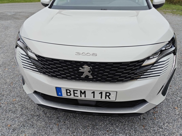 1400540-15 Peugeot 3008 HYBRID4 300 EAT, 300hk, 2021