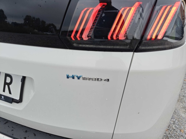 1400540-30 Peugeot 3008 HYBRID4 300 EAT, 300hk, 2021