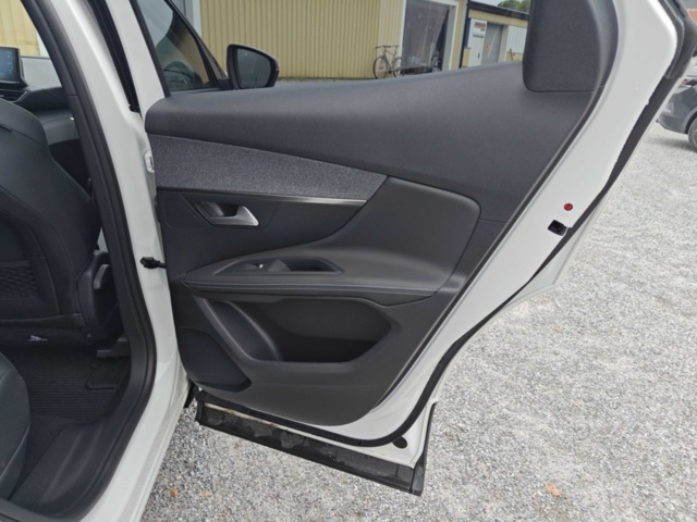 1400540-45 Peugeot 3008 HYBRID4 300 EAT, 300hk, 2021