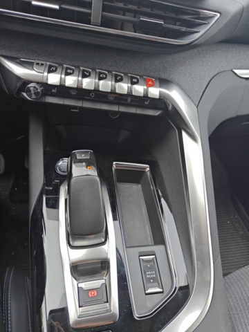 1400540-56 Peugeot 3008 HYBRID4 300 EAT, 300hk, 2021