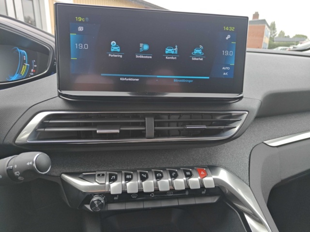 1400540-57 Peugeot 3008 HYBRID4 300 EAT, 300hk, 2021