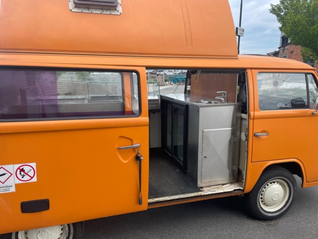 1343851-15 Ombyggd Volkswagen Folkabuss