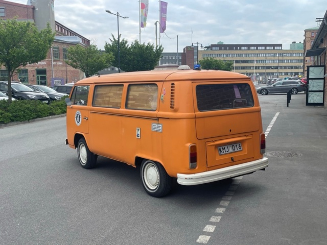 1343851-4 Ombyggd Volkswagen Folkabuss