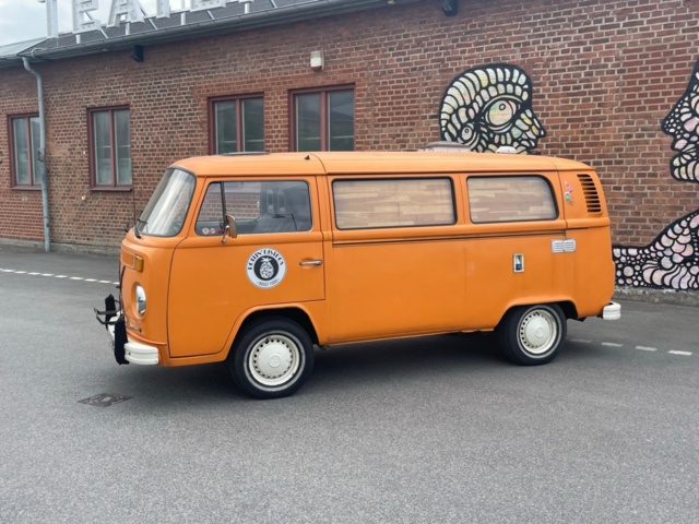 1343851-3 Ombyggd Volkswagen Folkabuss