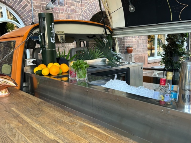 1343851-24 Ombyggd Volkswagen Folkabuss