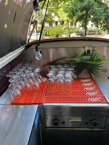 1343851-28 Ombyggd Volkswagen Folkabuss