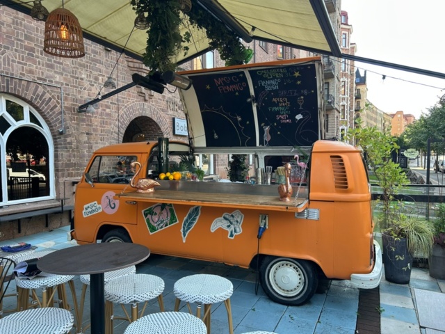 1343851-33 Ombyggd Volkswagen Folkabuss