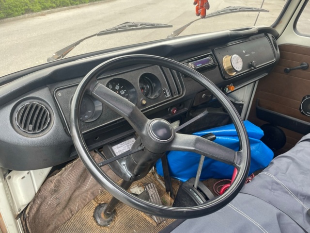 1343851-21 Ombyggd Volkswagen Folkabuss