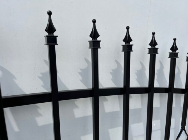 1416541-3 Grind 4m med motorstyrning, ink styrenhet , fotocellsats, nödbatteri & kodlås