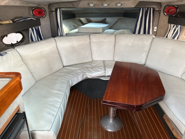 1361223-45 Sunseeker 39 Cobra, Volvo Penta KAD 43 Diesel - 1988
