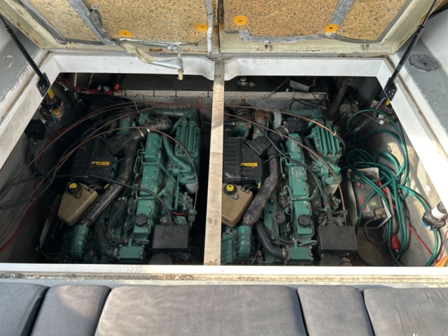 1361223-58 Sunseeker 39 Cobra, Volvo Penta KAD 43 Diesel - 1988