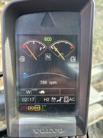 1383248-14 Volvo EW160D med tre skopor & gafflar *Uppdaterad auktion*