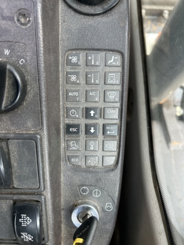 1383248-30 Volvo EW160D med tre skopor & gafflar *Uppdaterad auktion*