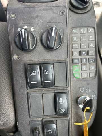 1383248-31 Volvo EW160D med tre skopor & gafflar *Uppdaterad auktion*