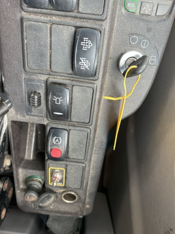 1383248-32 Volvo EW160D med tre skopor & gafflar *Uppdaterad auktion*