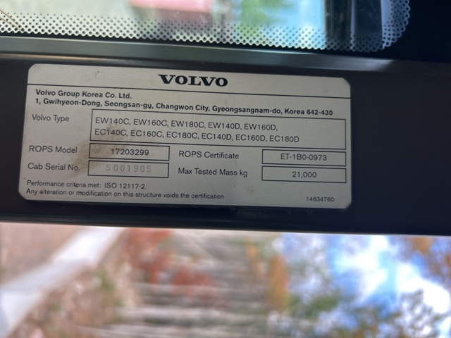 1383248-38 Volvo EW160D med tre skopor & gafflar *Uppdaterad auktion*