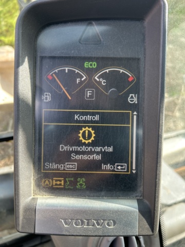 1383248-17 Volvo EW160D med tre skopor & gafflar *Uppdaterad auktion*