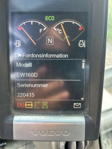 1383248-16 Volvo EW160D med tre skopor & gafflar *Uppdaterad auktion*