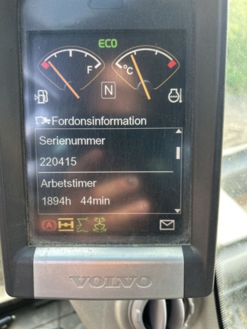 1383248-15 Volvo EW160D med tre skopor & gafflar *Uppdaterad auktion*